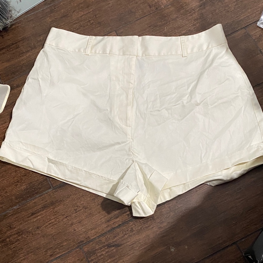 DANIELLE BERNSTEIN High Waist Cream Shorts